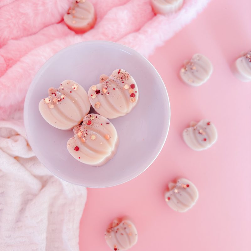 Bunny Café gourmand wax melts – cinnamon toffee scent, sweet café-inspired wax melts UK, cozy autumn wax melts with earthy base, woodland bunny café wax melts Scent Bunny.